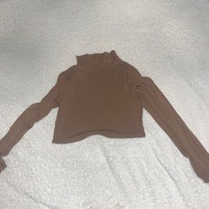 BROWN TURTLE NECK CROP TOP